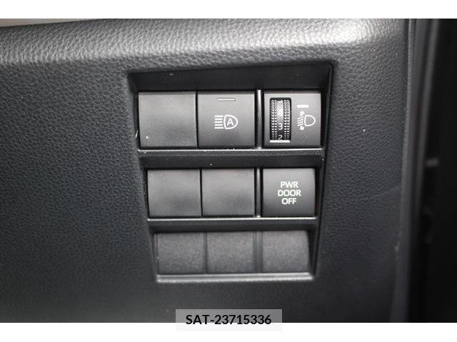 Toyota NOAH 2022-09 365148-6