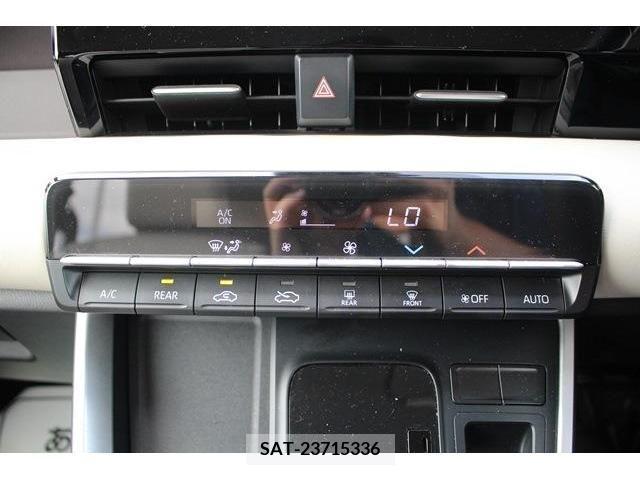 Toyota NOAH 2022-09 365148-5