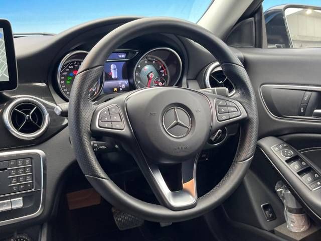 Mercedes Benz CLA-CLASS 2017-11 181775-10