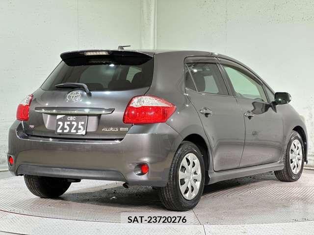 Toyota AURIS 2010-06 292951-8