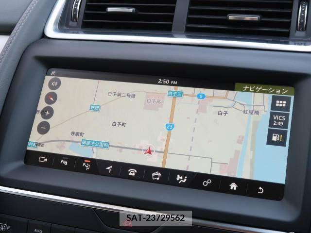 Jaguar E-PACE 2018-08 383173-7