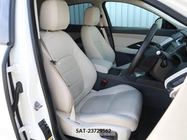 Jaguar E-PACE 2018-08 383173-16