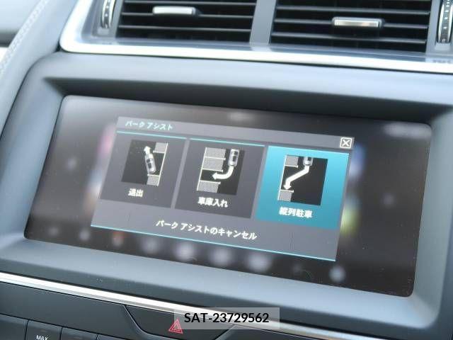 Jaguar E-PACE 2018-08 383173-10