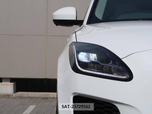Jaguar E-PACE 2018-08 383173-14