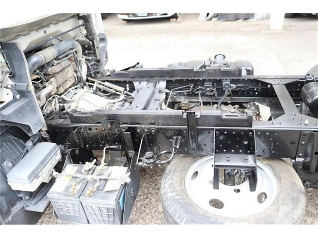 Isuzu ELF TRUCK 2016-11 633-11