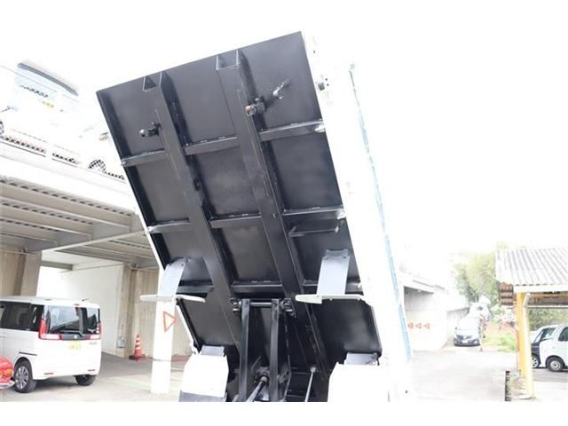 Isuzu ELF TRUCK 2016-11 633-8