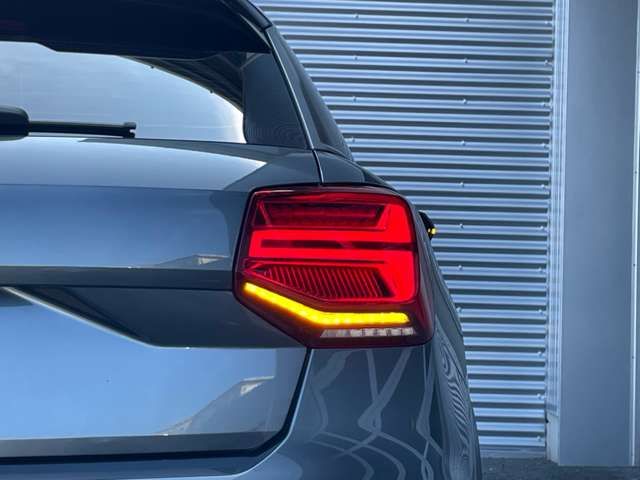 Audi SQ2 2020-12 22666-11