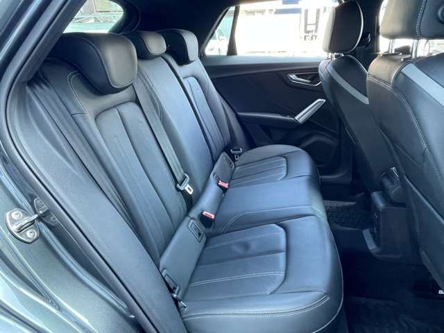 Audi SQ2 2020-12 22666-14