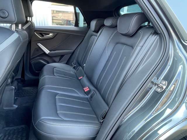 Audi SQ2 2020-12 22666-16