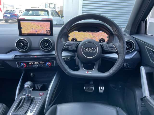 Audi SQ2 2020-12 22666-18