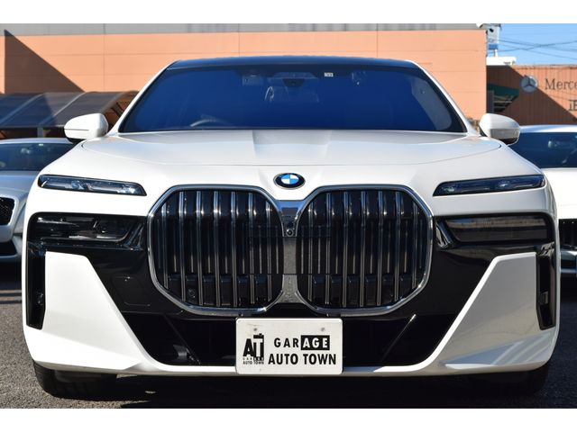 Bmw 7 SERIES 2022-12 20770-1