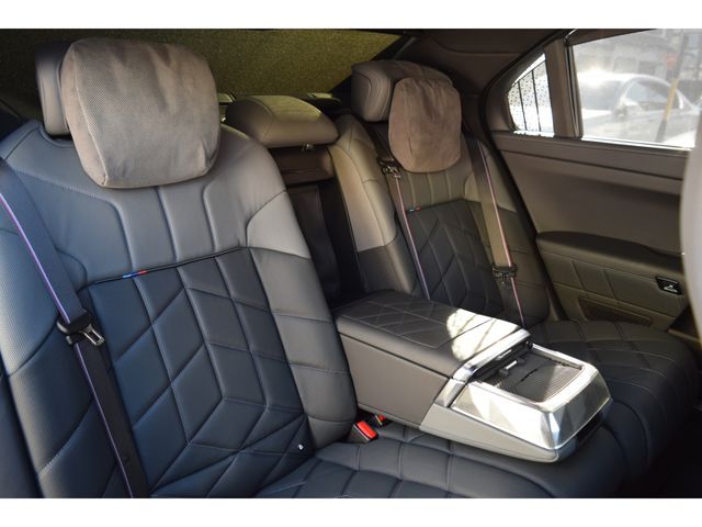 Bmw 7 SERIES 2022-12 20770-17