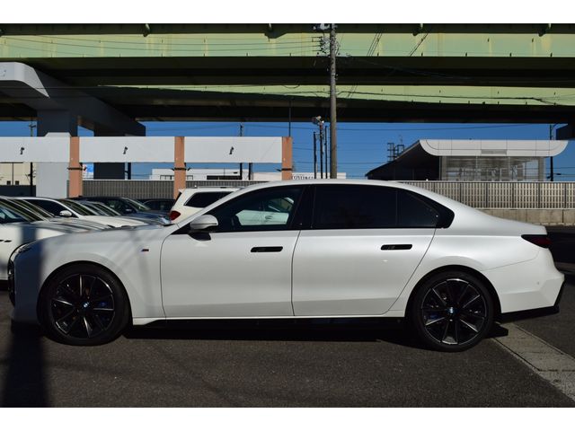Bmw 7 SERIES 2022-12 20770-6