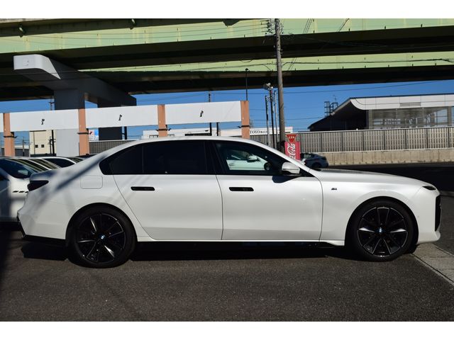 Bmw 7 SERIES 2022-12 20770-7