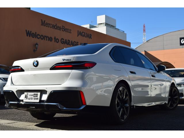 Bmw 7 SERIES 2022-12 20770-3