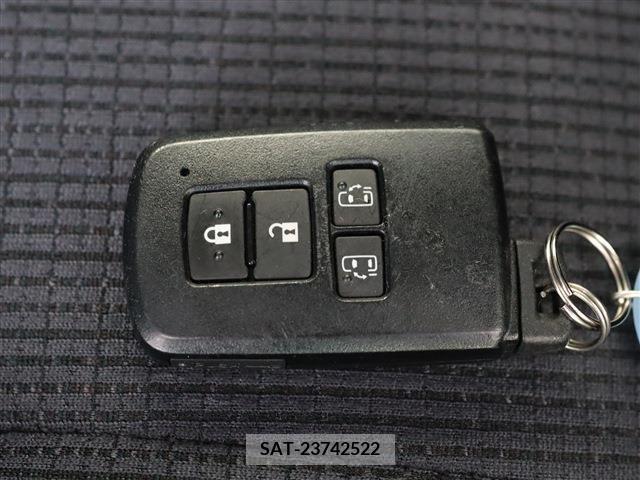 Toyota SIENTA 2016-06 221291-16
