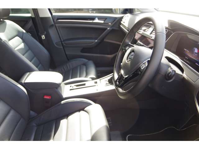 VolksWagen GOLF 2017-11 3631-3