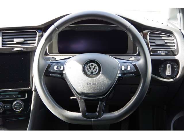 VolksWagen GOLF 2017-11 3631-9