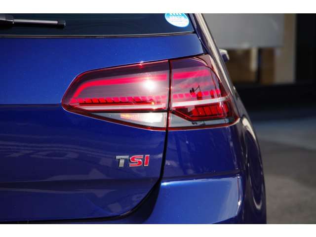 VolksWagen GOLF 2017-11 3631-18