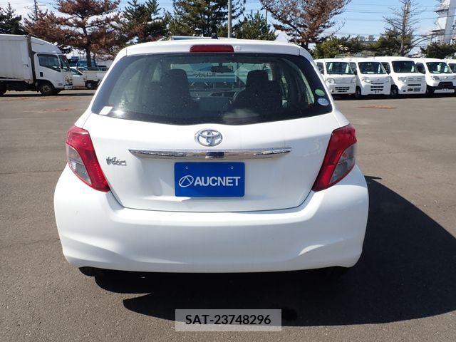 Toyota VITZ 2013-11 214782-6