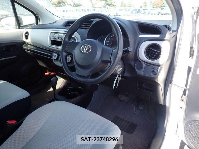 Toyota VITZ 2013-11 214782-8