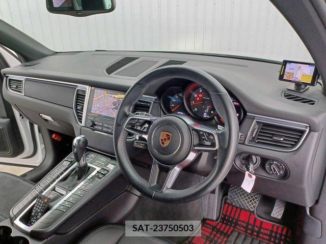 Porsche MACAN 2018-03 320079-13