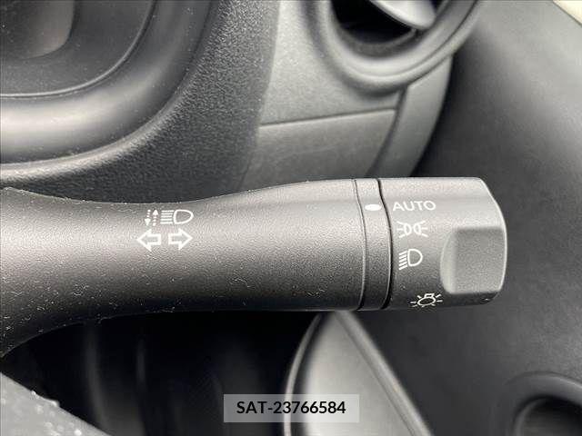 Nissan MARCH 2021-02 328057-5