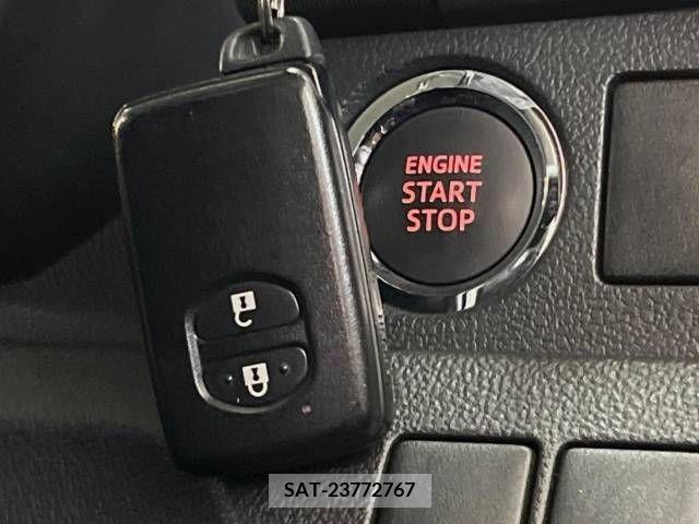 Toyota RACTIS 2012-03 393526-4