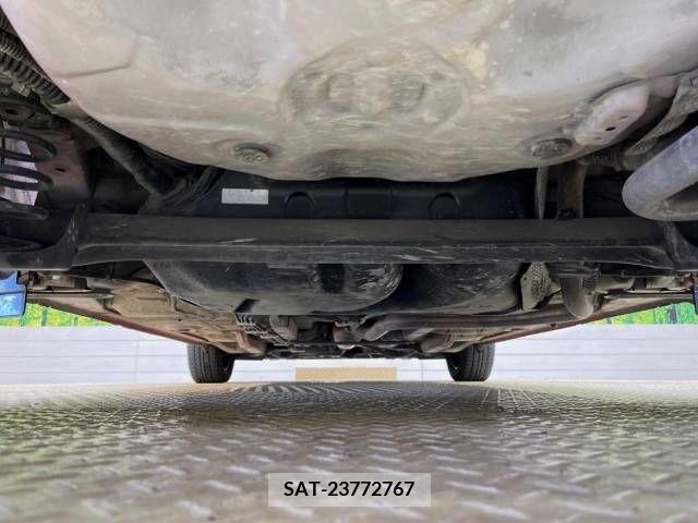 Toyota RACTIS 2012-03 393526-19