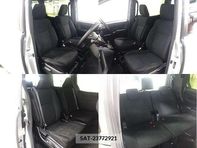 Toyota NOAH HYBRID 2017-08 376857-6