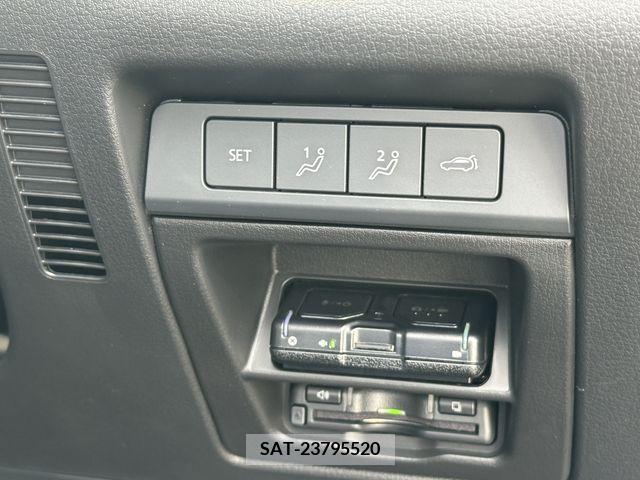 Mazda CX-30 2023-01 295624-12