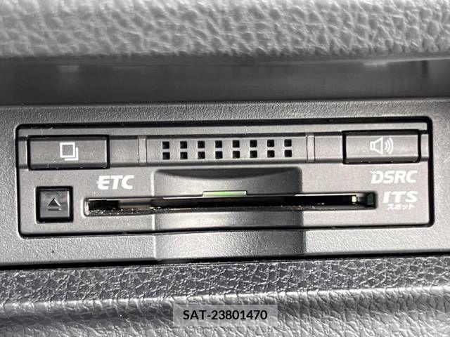 Toyota VOXY 2015-11 257096-5
