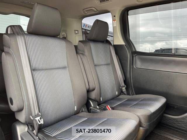 Toyota VOXY 2015-11 257096-11