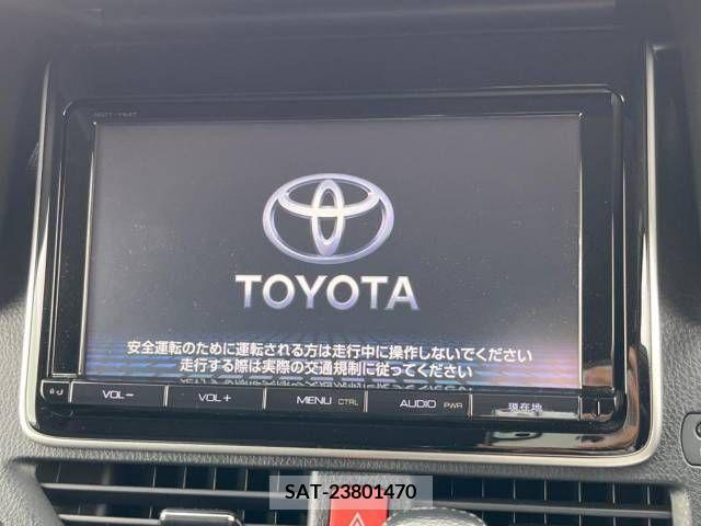 Toyota VOXY 2015-11 257096-2