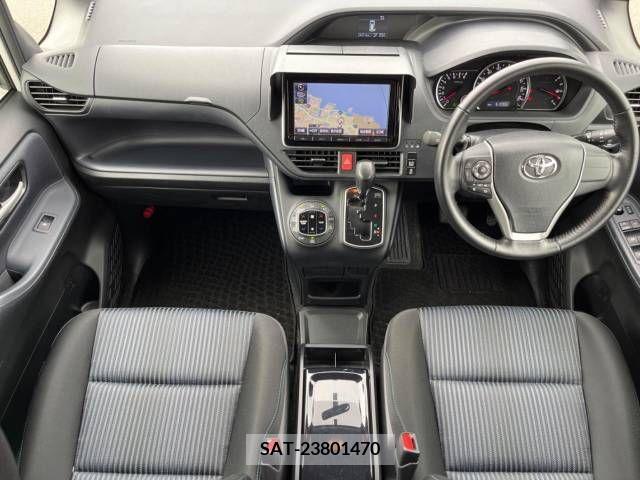 Toyota VOXY 2015-11 257096-1