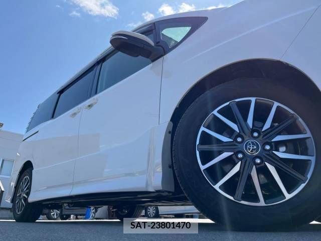 Toyota VOXY 2015-11 257096-16