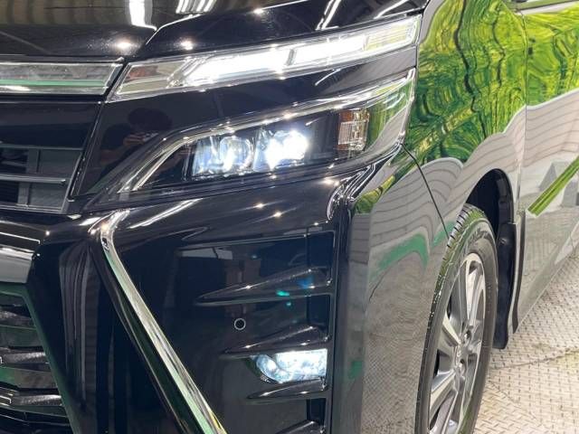 Toyota VOXY 2019-08 9444-12