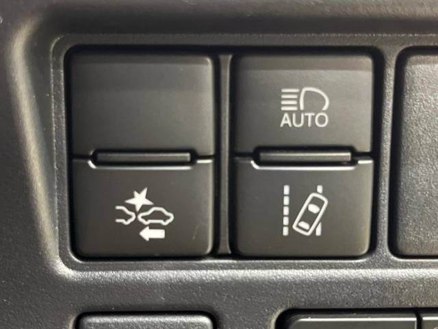 Toyota VOXY 2019-08 9444-5