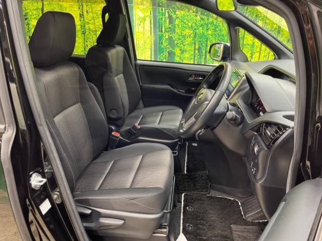 Toyota VOXY 2019-08 9444-7