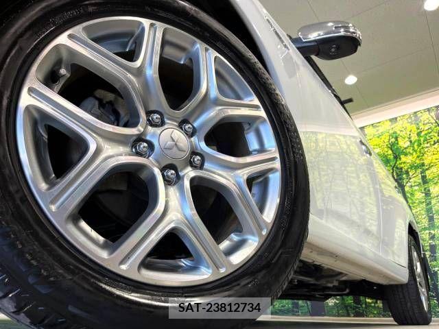Mitsubishi OUTLANDER PHEV 2013-11 212038-13