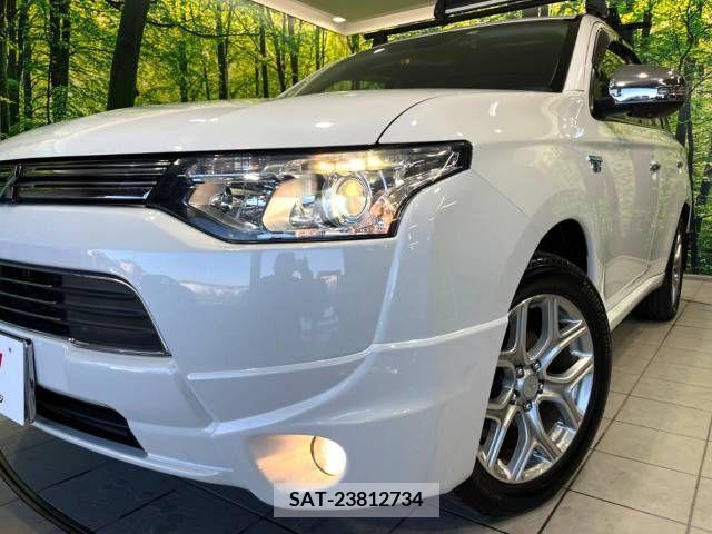 Mitsubishi OUTLANDER PHEV 2013-11 212038-12
