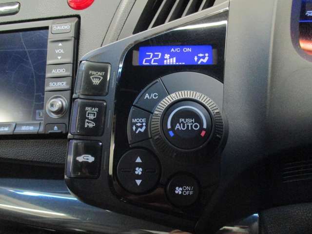 Honda CR-Z 2012-06 16573-9