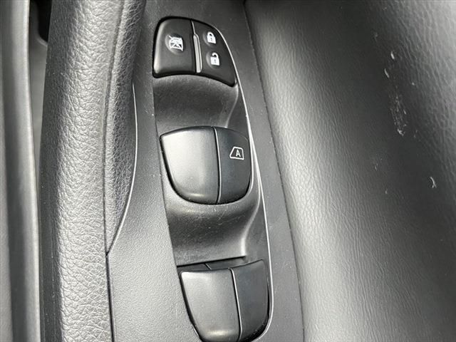Nissan TEANA 2017-03 196391-28