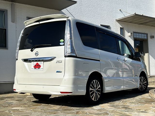 Nissan SERENA 2015-09 180381-1