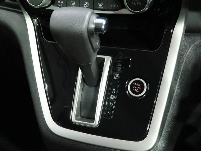 Nissan SERENA 2018-10 181320-19