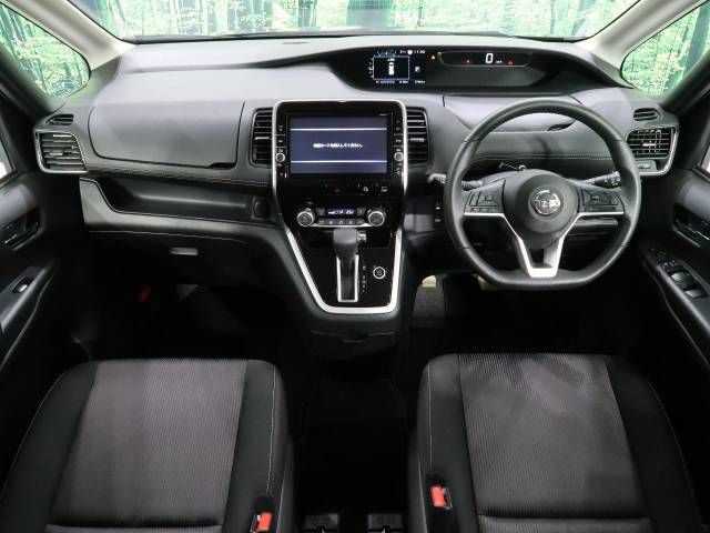 Nissan SERENA 2018-10 181320-1