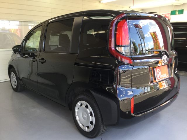 Toyota SIENTA 2022-12 19768-8