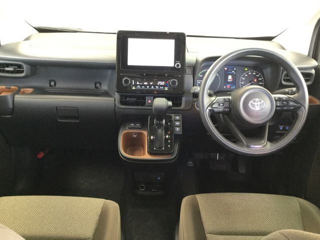 Toyota SIENTA 2022-12 19768-1