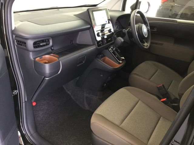 Toyota SIENTA 2022-12 19768-20