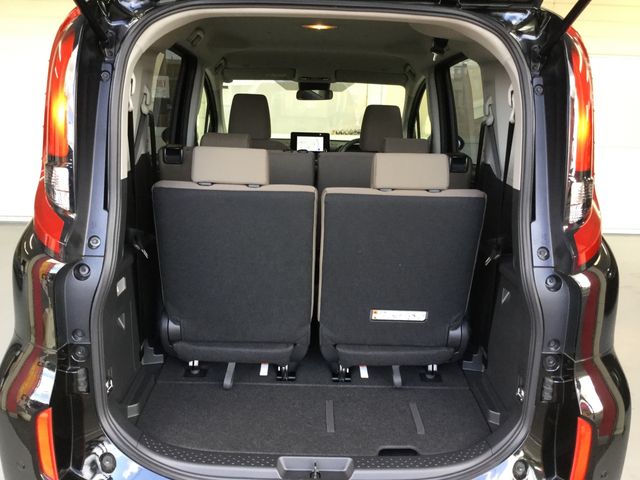 Toyota SIENTA 2022-12 19768-24